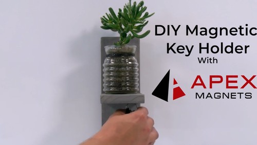 DIY: Magnetic Key Holder
